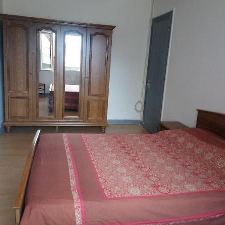 Hebergement Pour 2 Personnes,1 Chambres, Salon, Salle A Manger, Grand Garage Possibilite D'Un Lit 1 Personne Supplementaire Pour 15 Euros Sancoins Экстерьер фото